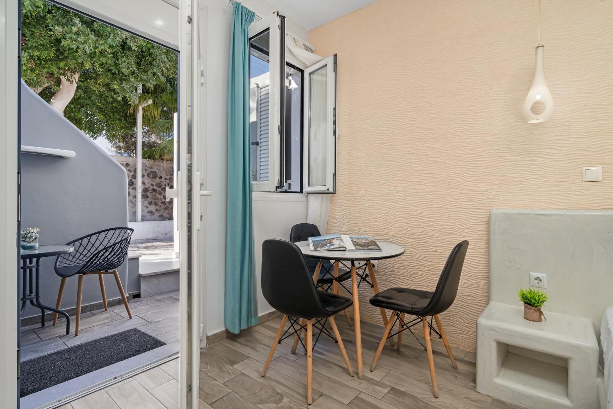 Oasis Suites Fira Fira (Santorini) Eksteriør billede