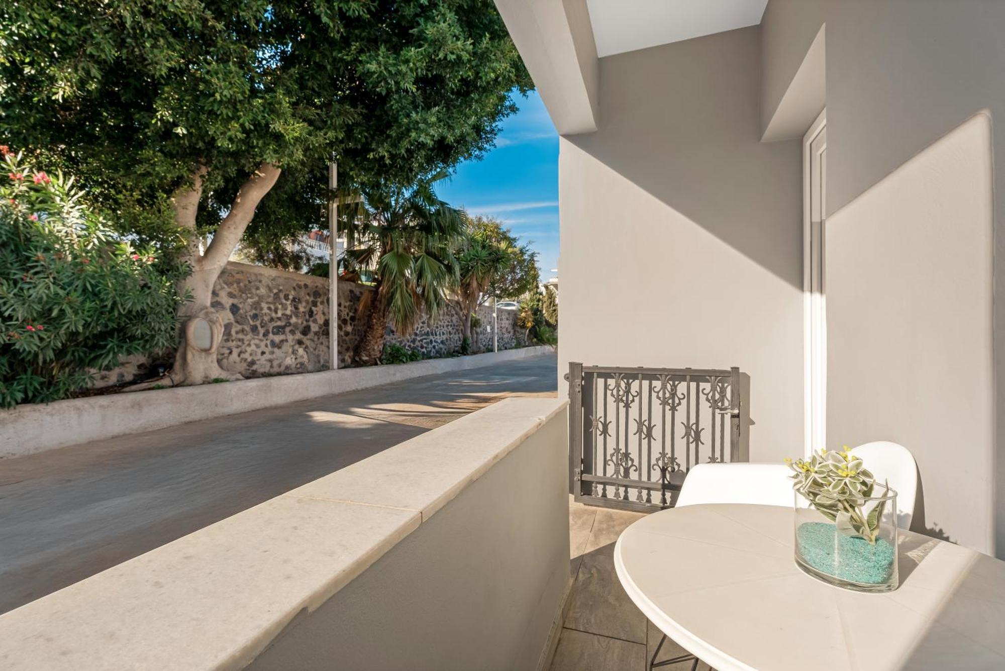 Oasis Suites Fira Fira (Santorini) Eksteriør billede