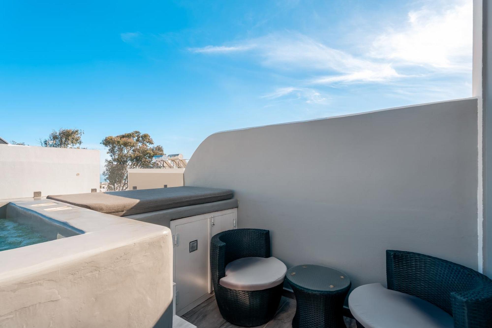 Oasis Suites Fira Fira (Santorini) Eksteriør billede