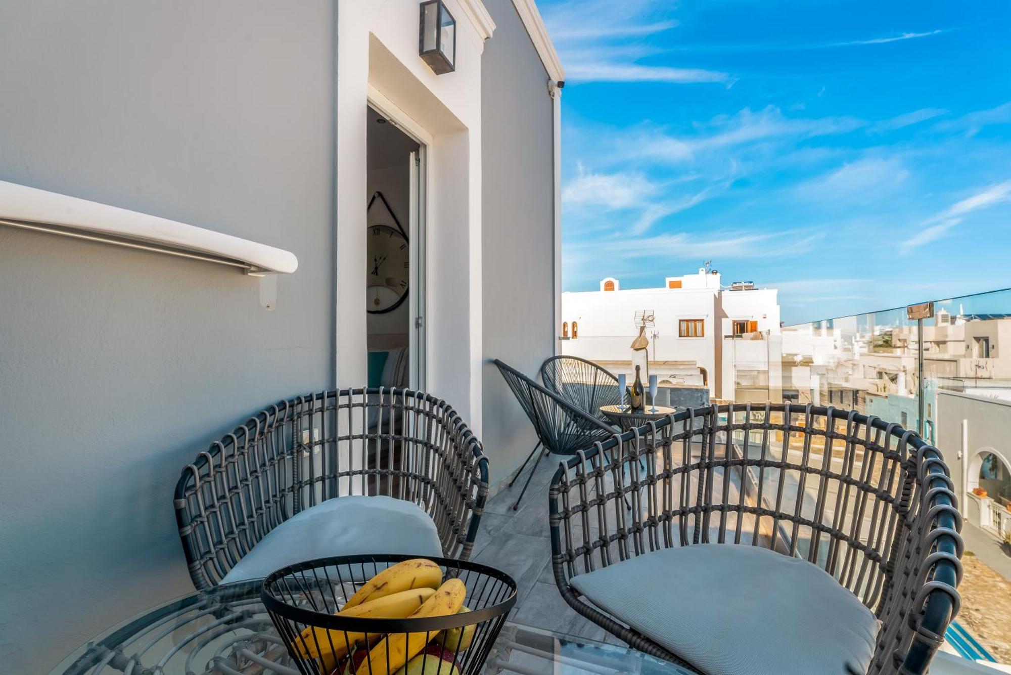 Oasis Suites Fira Fira (Santorini) Eksteriør billede