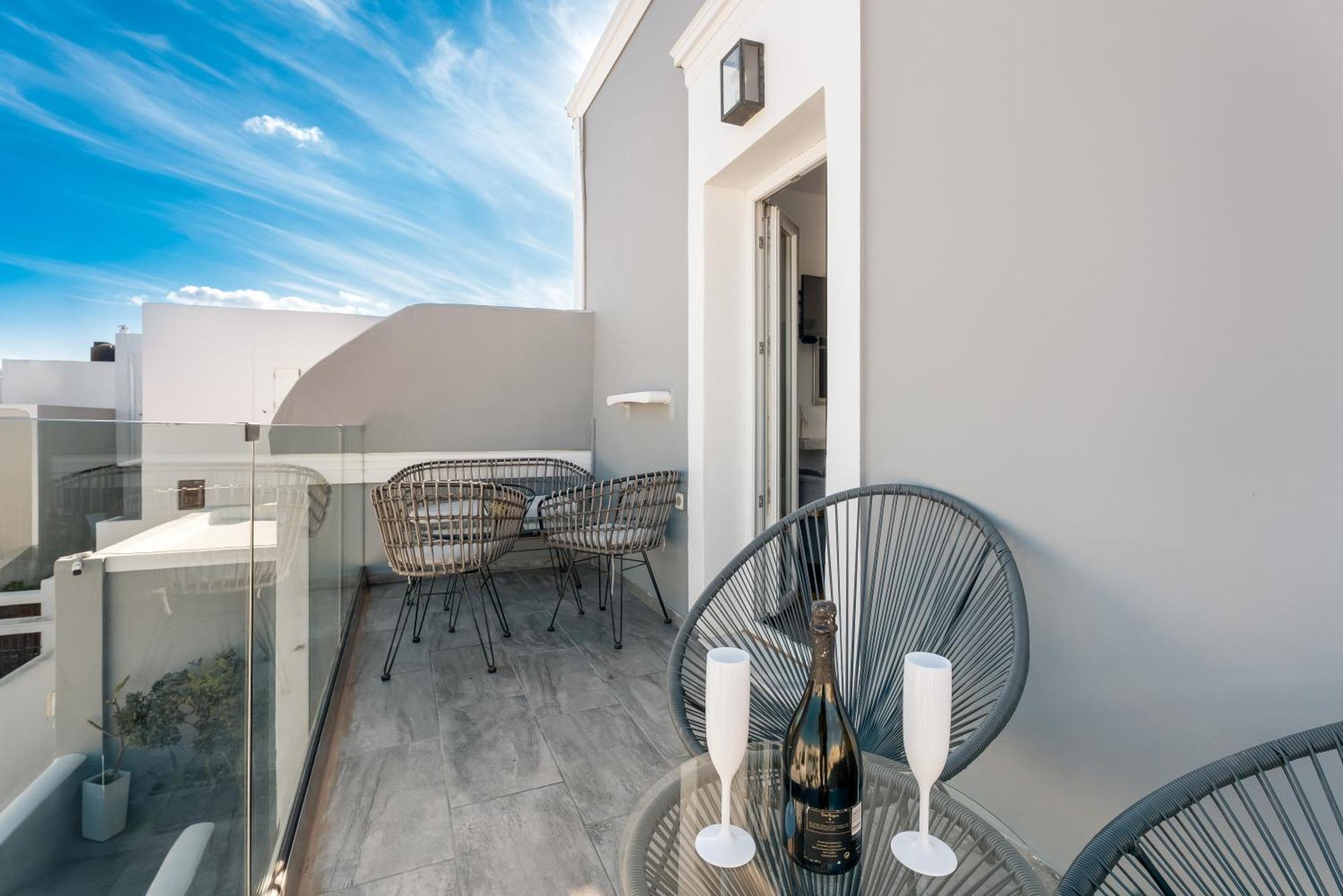 Oasis Suites Fira Fira (Santorini) Eksteriør billede